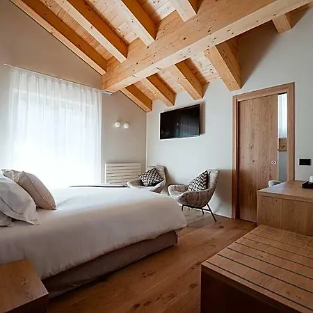 Mostesi Dolomites فندق